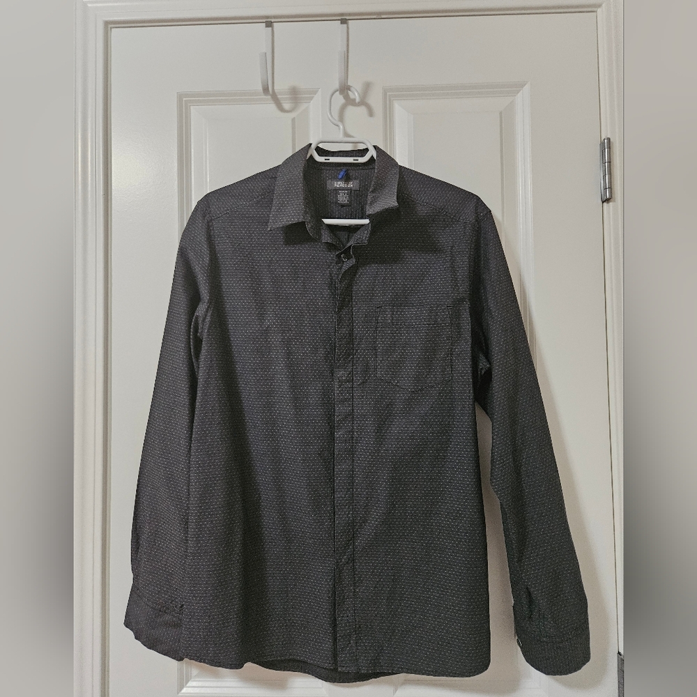 Kenneth Cole medium grey designer dress shirt covered buttons cotton